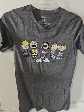 Peanuts Charcoal Gray Short Sleeve Tee with Colorful Peanuts Graphic